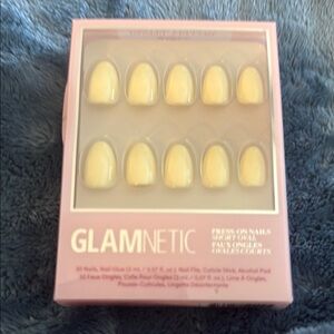 Pastel Yellow Press-On Nails short oval press-ons! Bundle them let’s make a deal